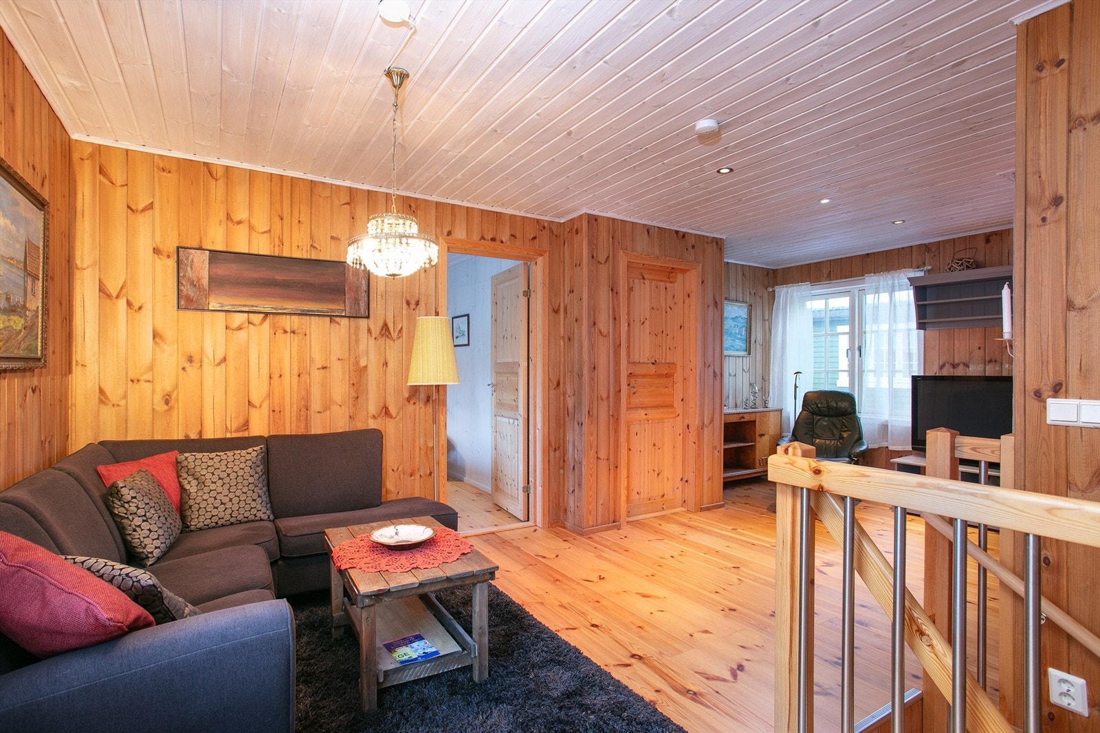 Stue/trapperom i 2. etasje Galleribilde