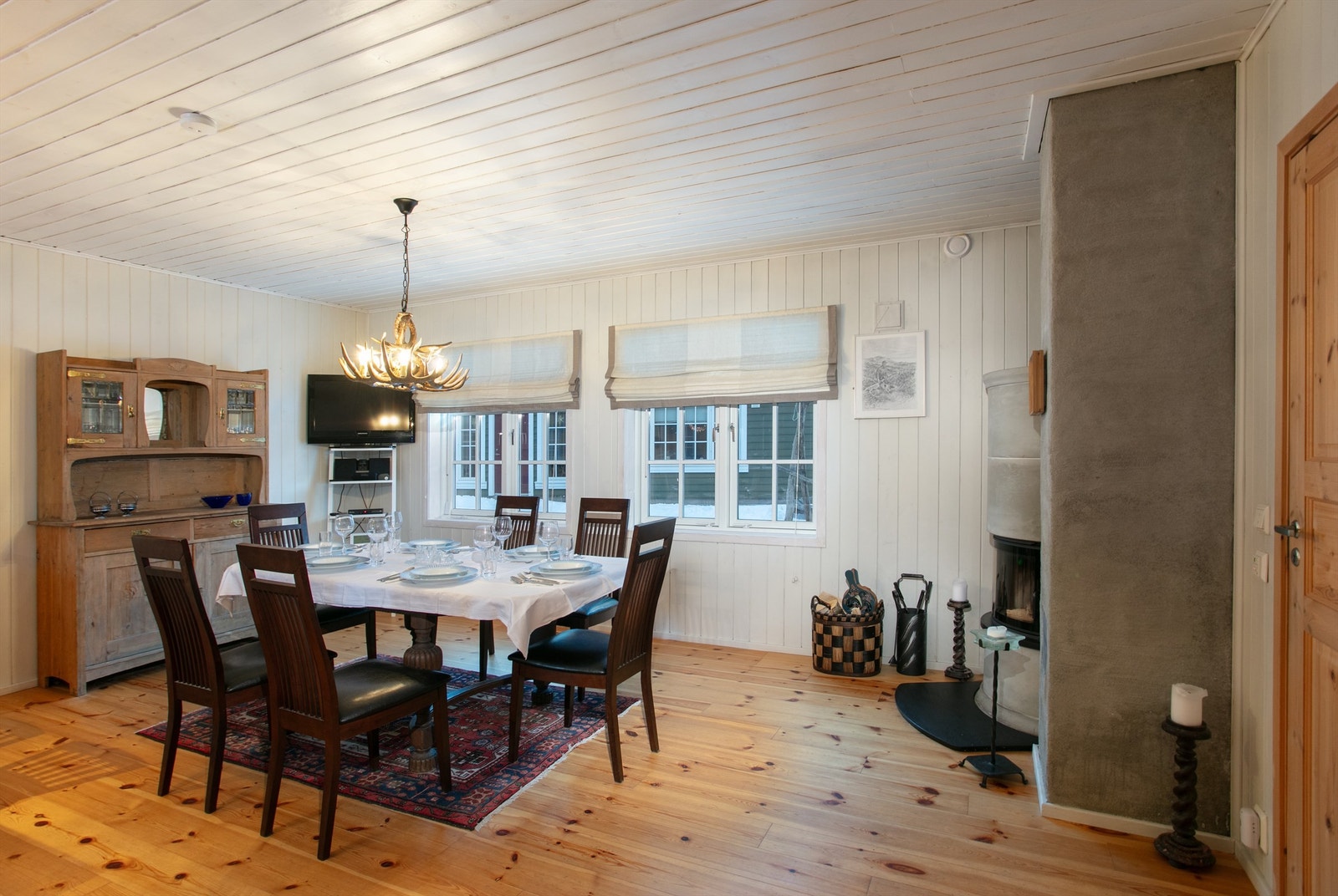 Stue/spisestue i 1. etasje Galleribilde