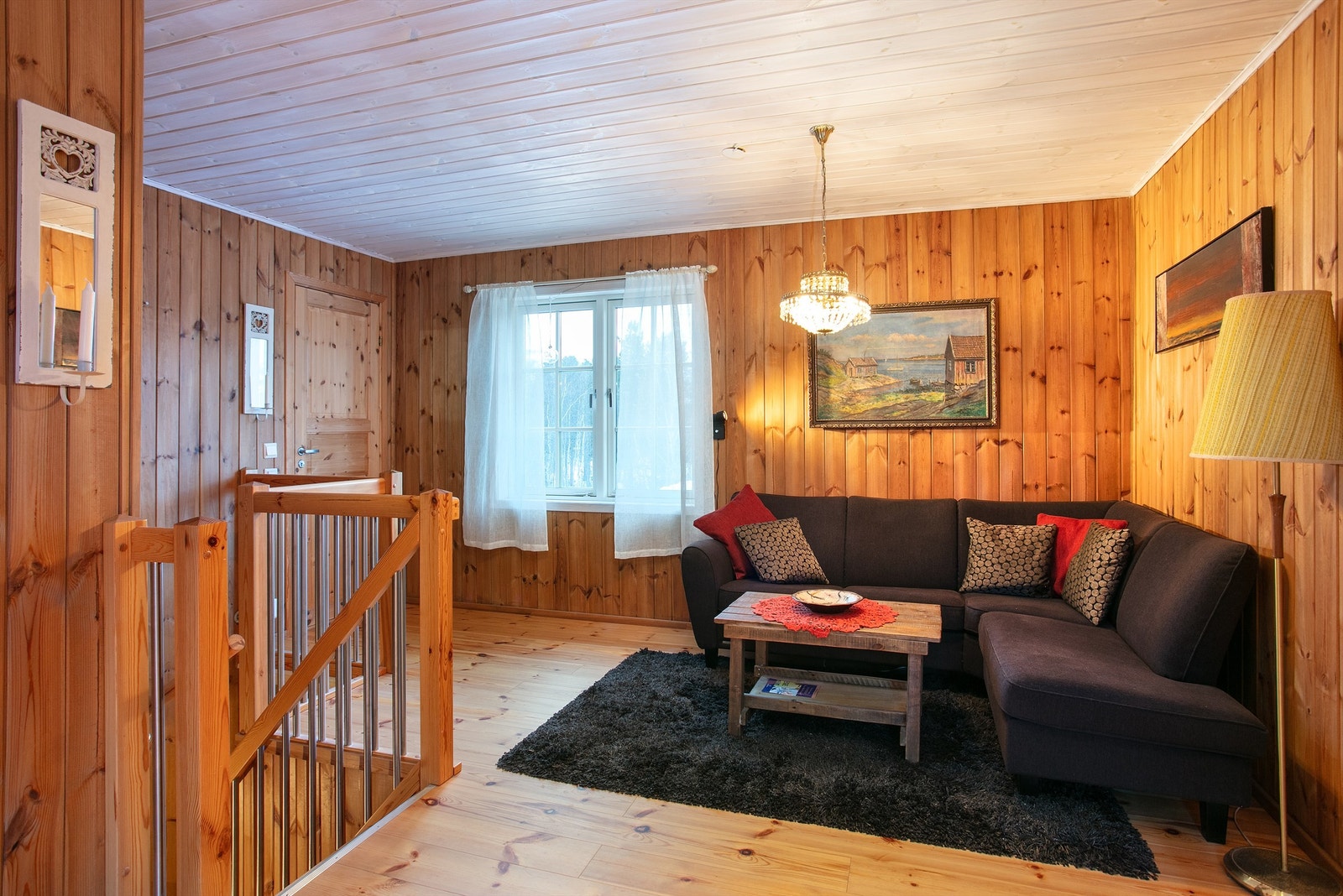 Stue/trapperom i 2. etasje Galleribilde