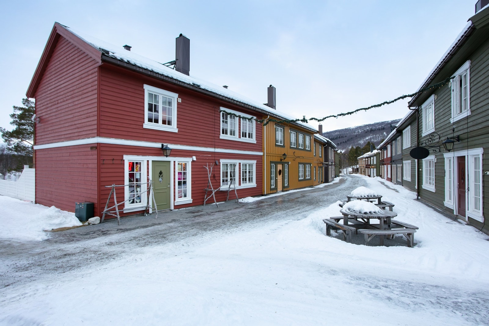 Eiendommen sett mot hovedgate i Vetlegrenda Galleribilde