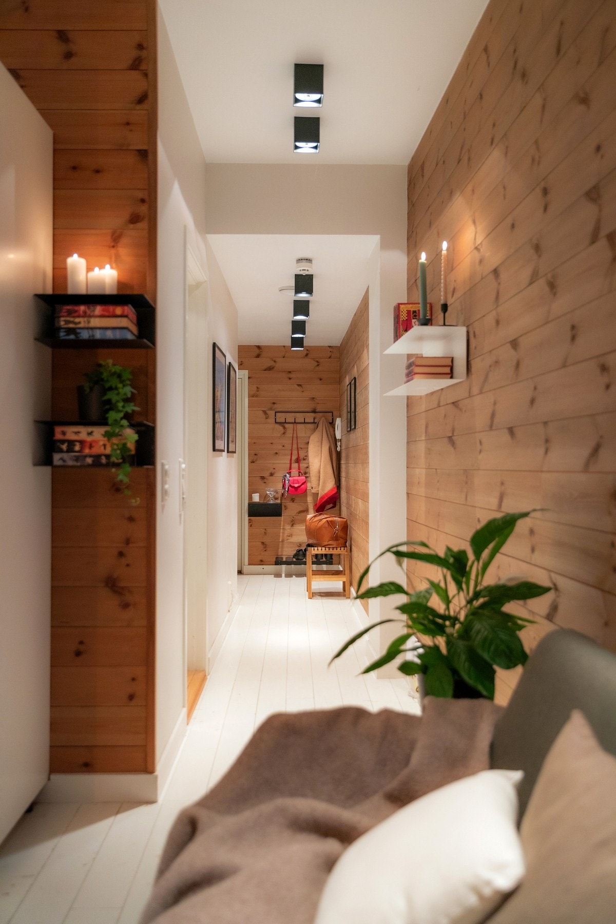 Innbydende entré som gir et godt førsteinntrykk og god flyt i planløsningen. Galleribilde