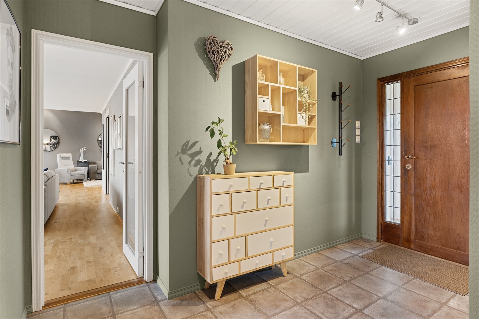 Romslig og innbydende entré Galleribilde
