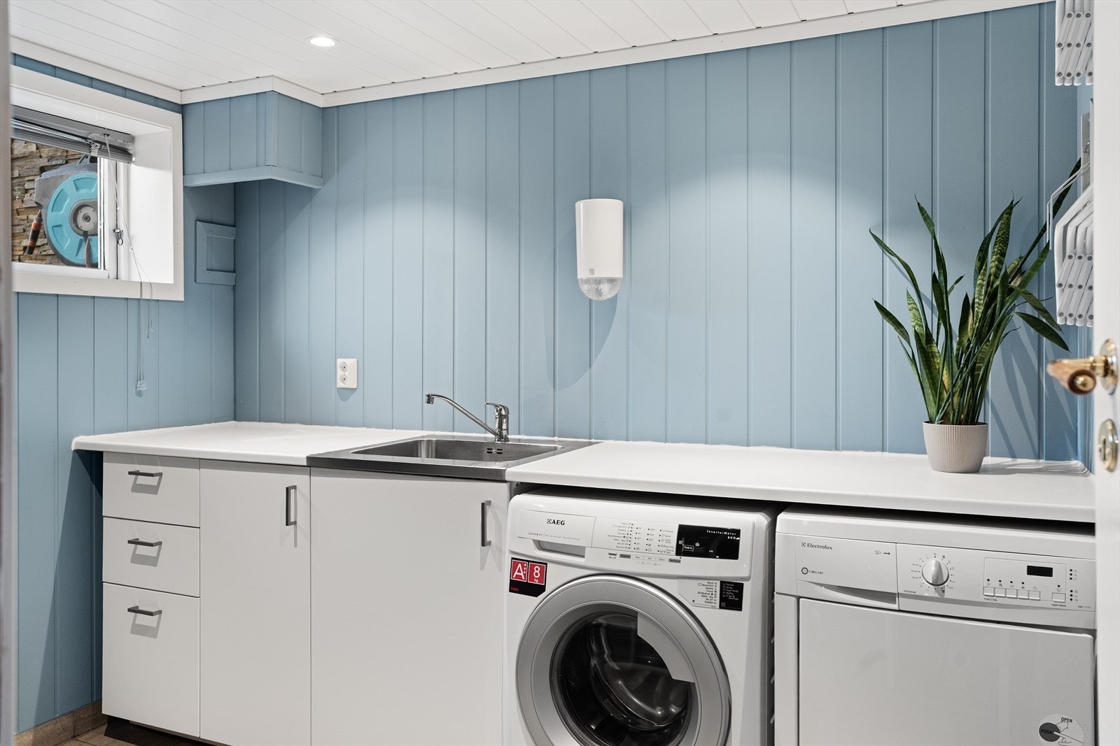Praktisk vaskerom med gode løsninger. Galleribilde