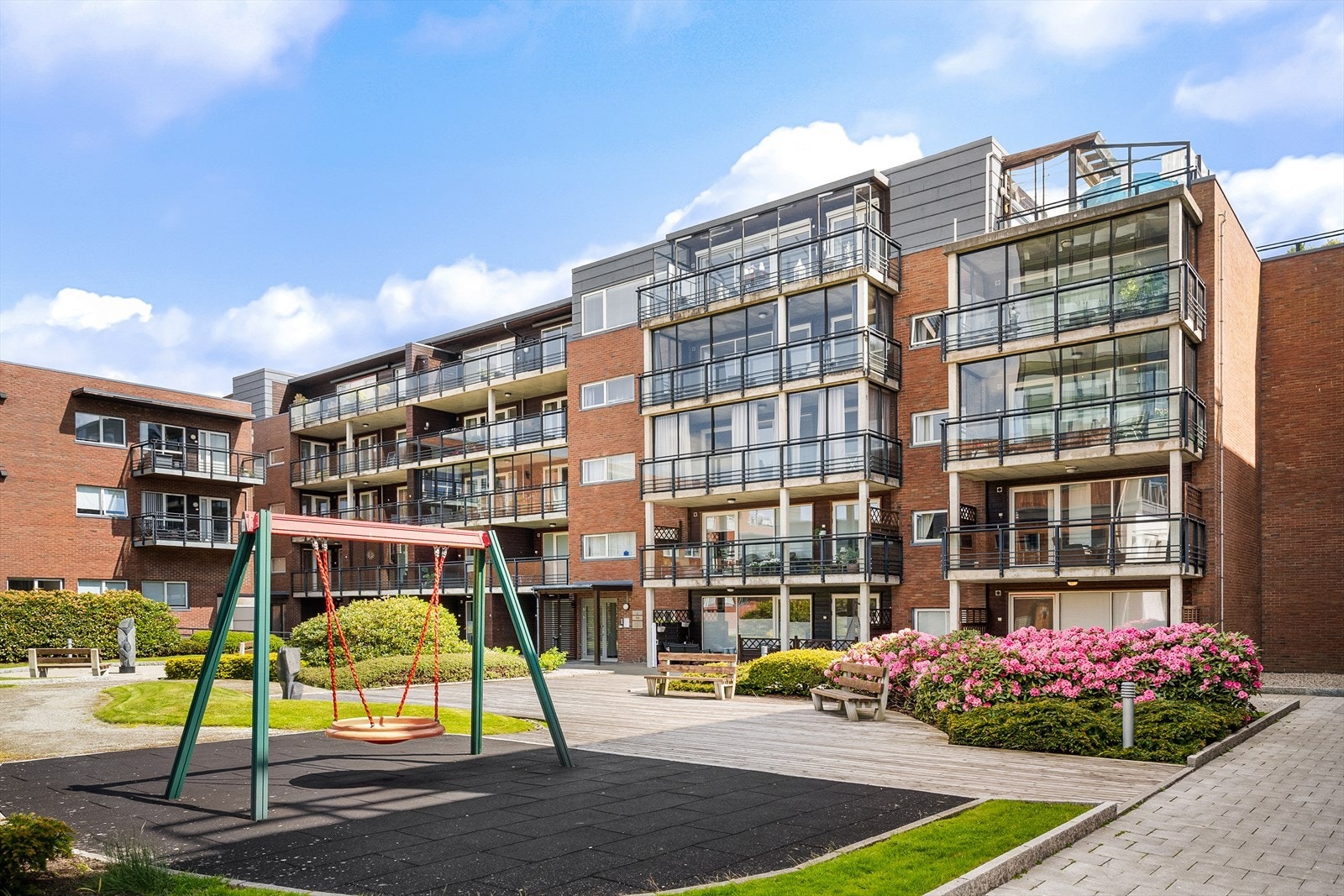 Leiligheten har en fin plassering i blokken og minimalt med innsyn. Galleribilde