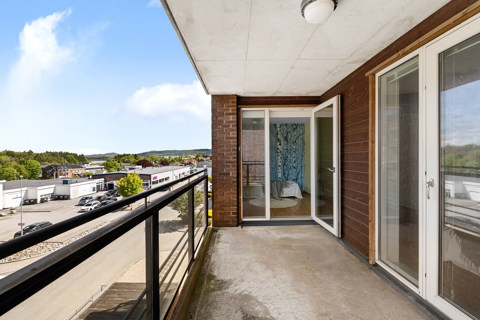 Balkong ut av hovedsoverom og soverom 2. Galleribilde