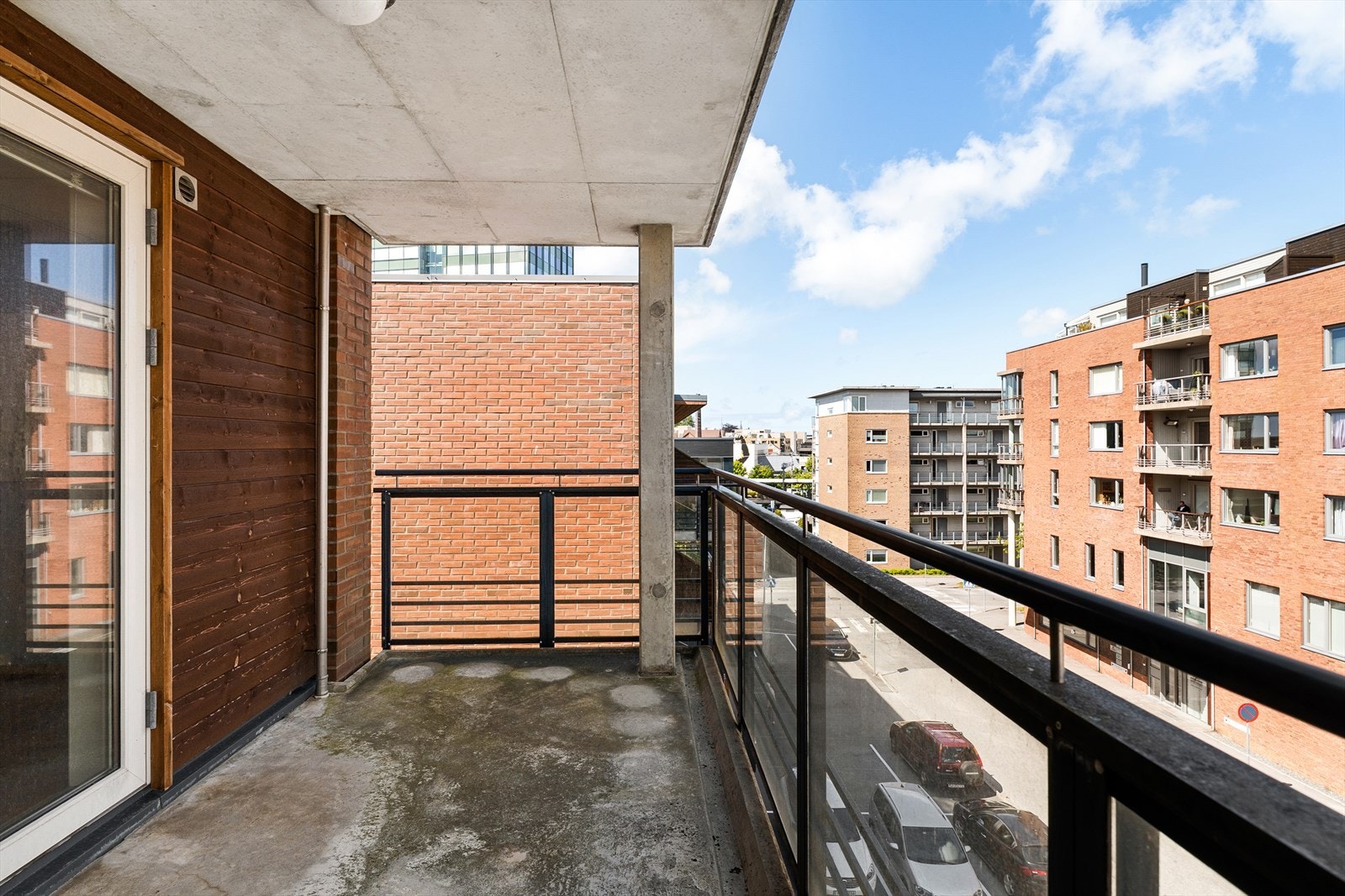 Balkong ut av hovedsoverom og soverom 2. Galleribilde