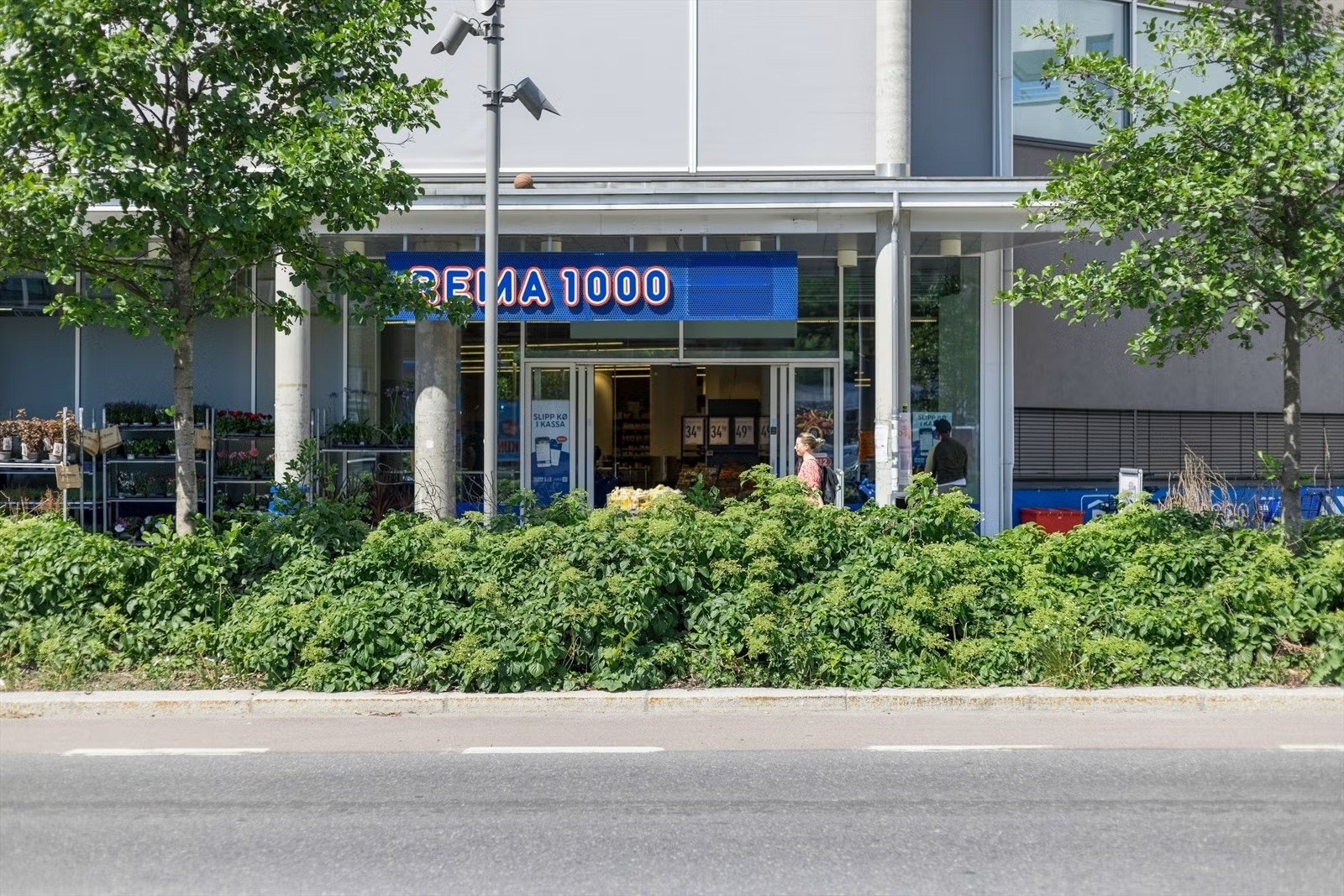 Rema 1000 er kort vei fra leiligheten. Galleribilde