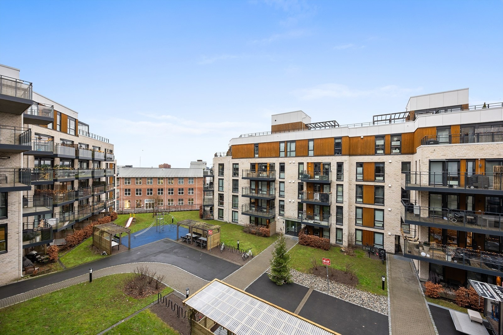 Ensjø har blitt forvandlet til en levende og grønn bydel med nye, flotte fellesarealer. Galleribilde