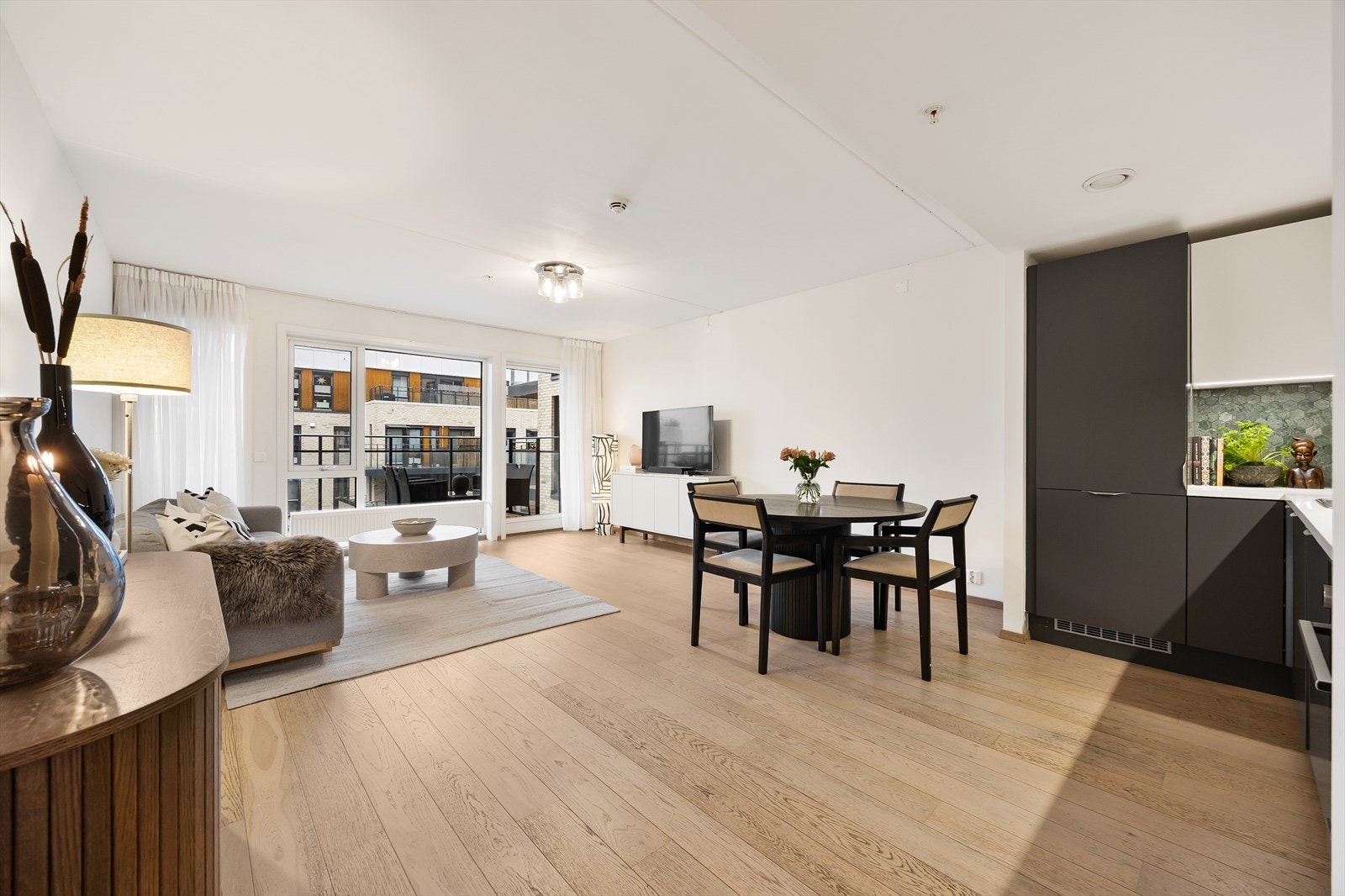 Awet Tella v/ EiendomsMegler 1 har gleden av å presentere Malerhaugveien 32E. Galleribilde