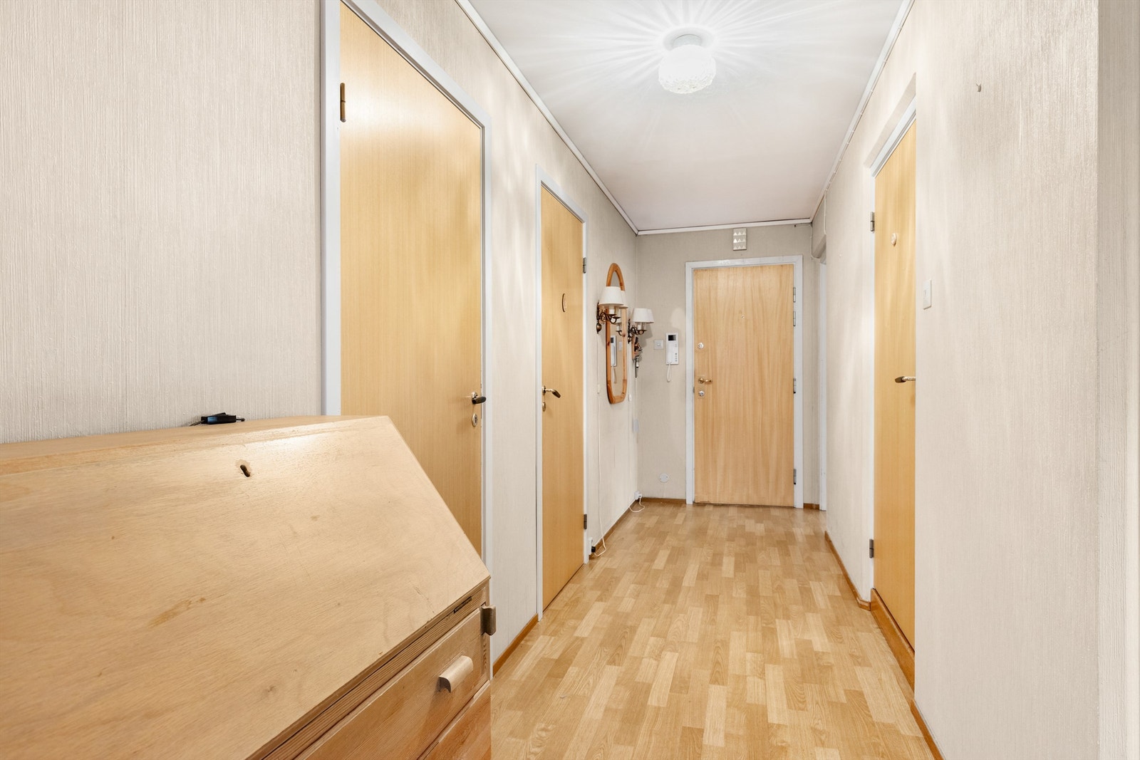 Fra gangen er det adkomst til alle boligens rom. Galleribilde