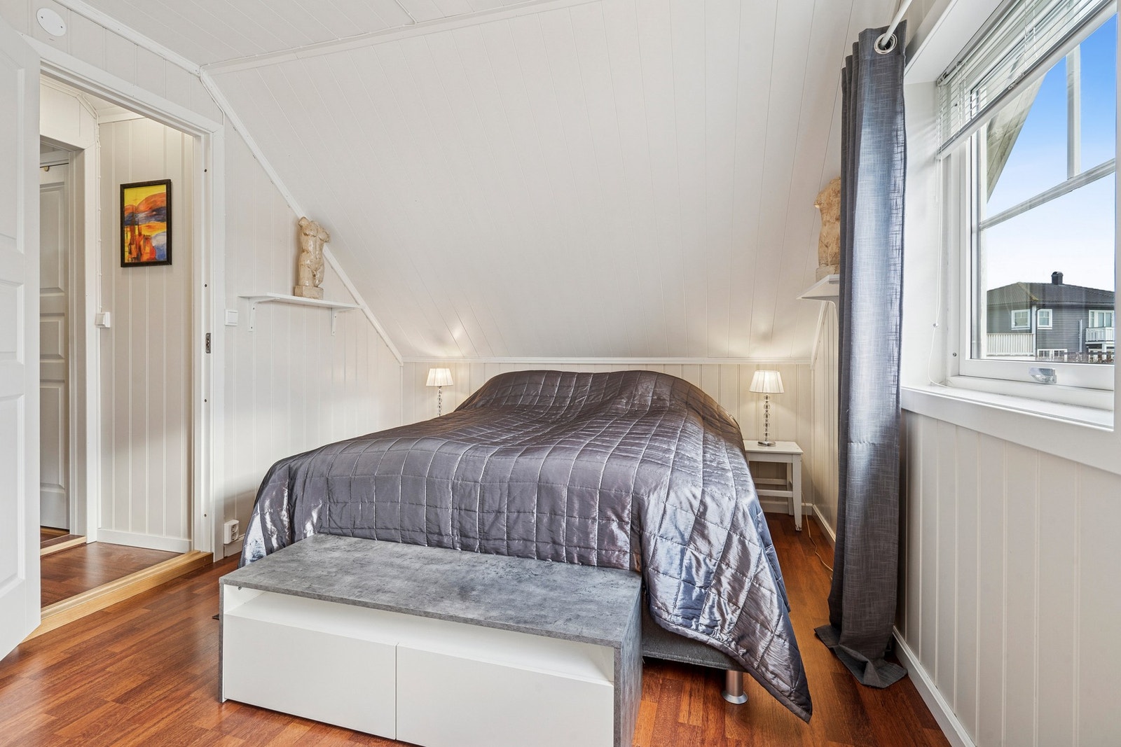 Begge rom brukes som soverom i dag, men er ikke godkjent som varig opphold. Galleribilde