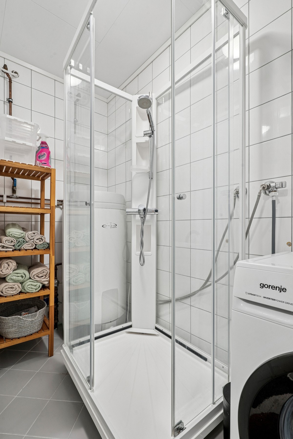 Et praktisk rom for både tøyvask og hverdagens behov. Galleribilde