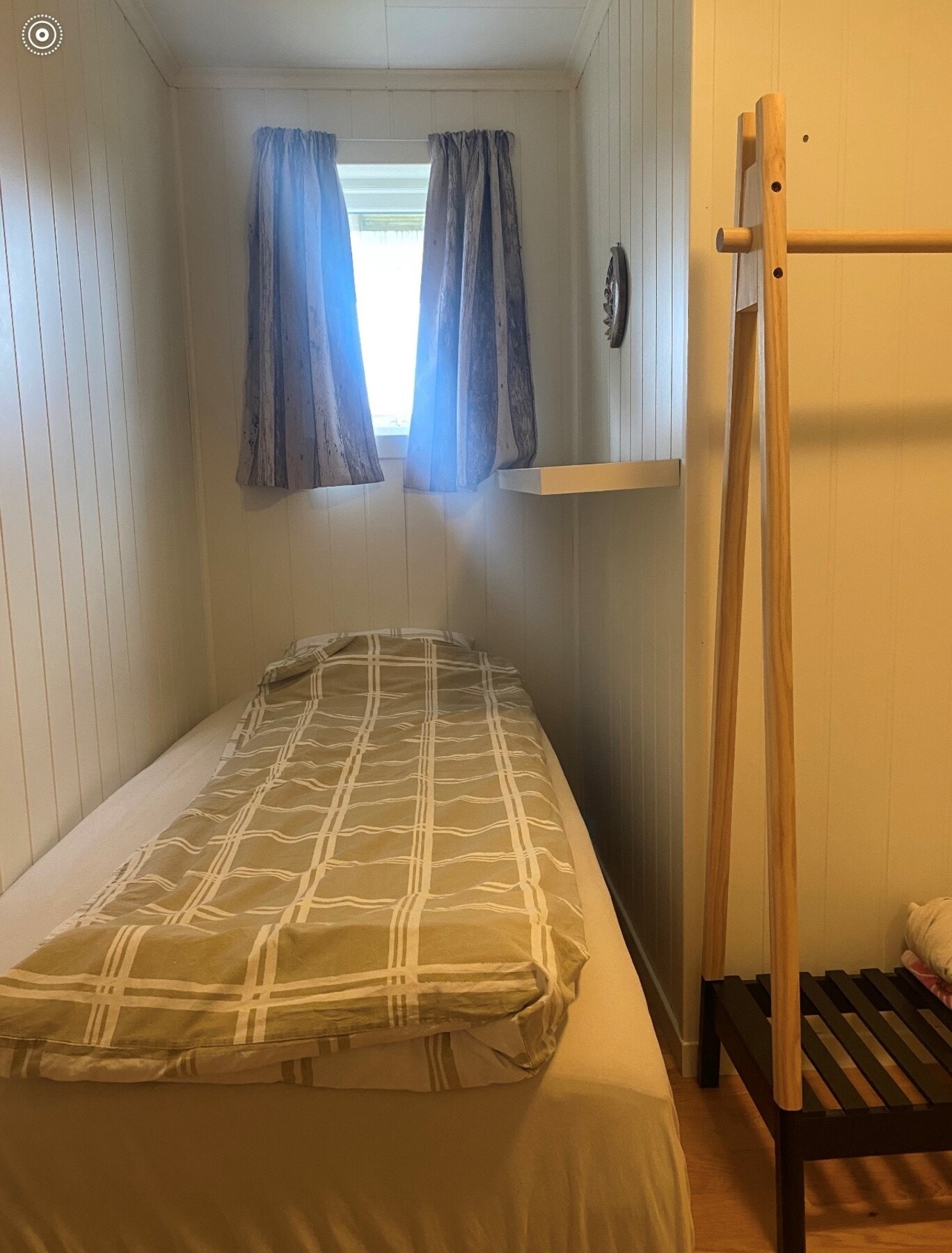 Hybel 2 er den største av de to hyblene og byr på en komfortabel bosituasjon. Galleribilde