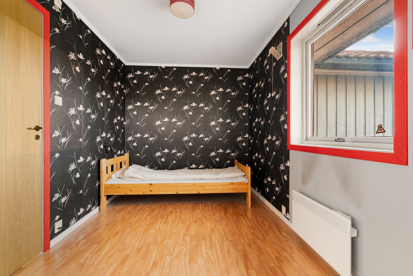 Soverom 2 i 2. etasje på ca. 9,5 m², egnet som barne- eller gjesterom Galleribilde