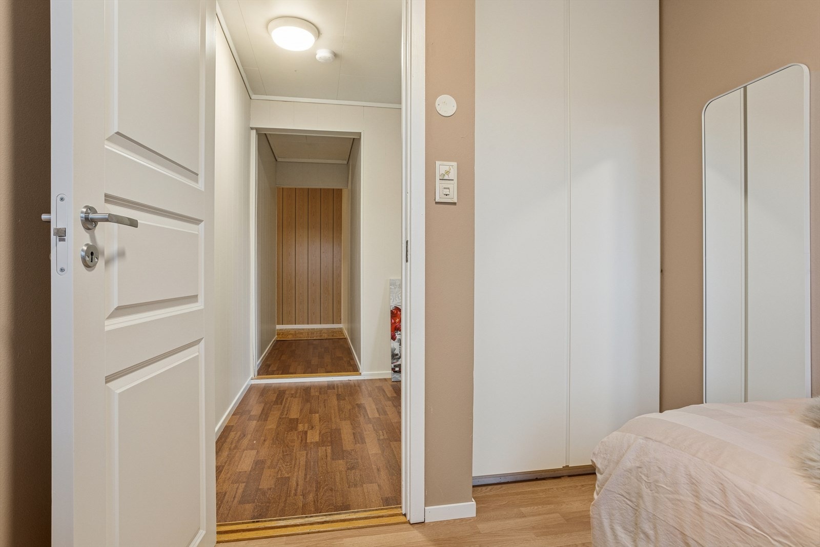 3 av husets 5 soverom er i tilbygget fra 1986. Galleribilde