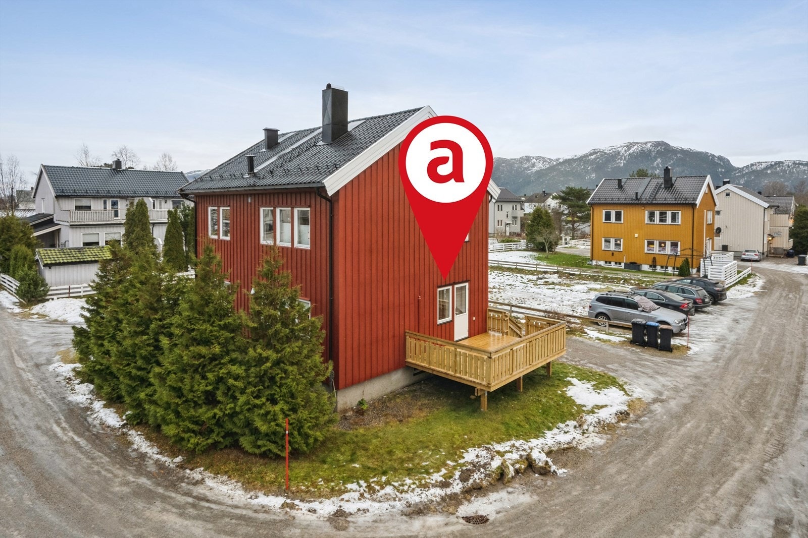 Beliggende i stille gate med kort avstand til nærbutikk, sentrum, Nord-Universitetet og Sykehuset. Galleribilde