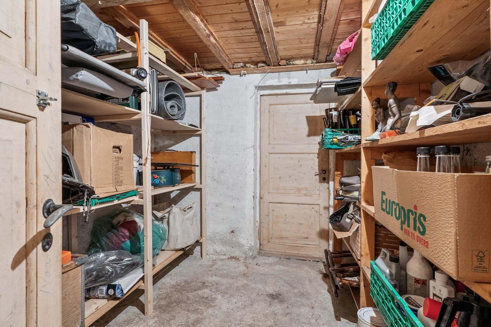 Godt med bodplass i u.etg. og 1/2 loft etasje. Galleribilde