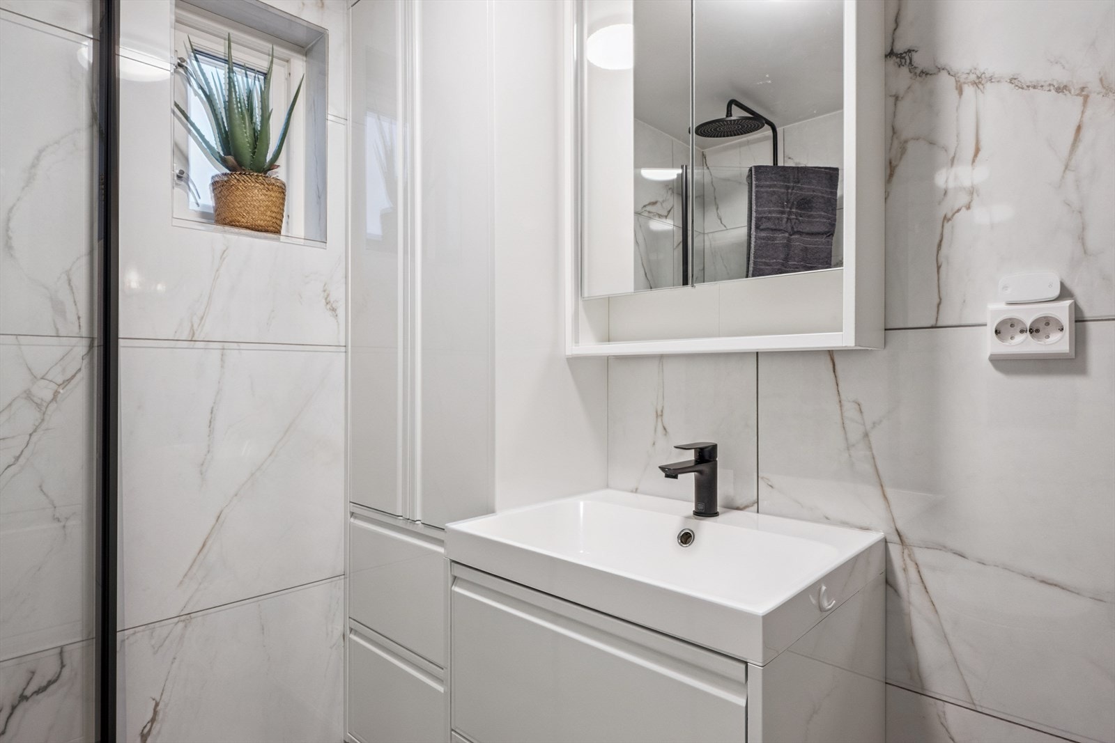 Tiltalende bad (2024) Galleribilde