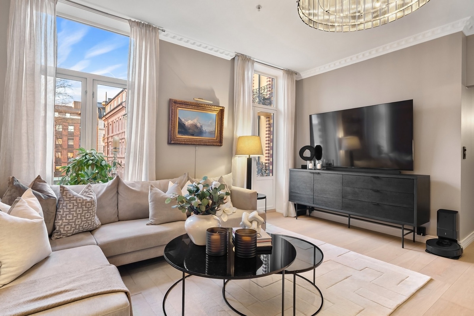 Leiligheten har en nyere oppusset standard med gode kvaliteter. Galleribilde