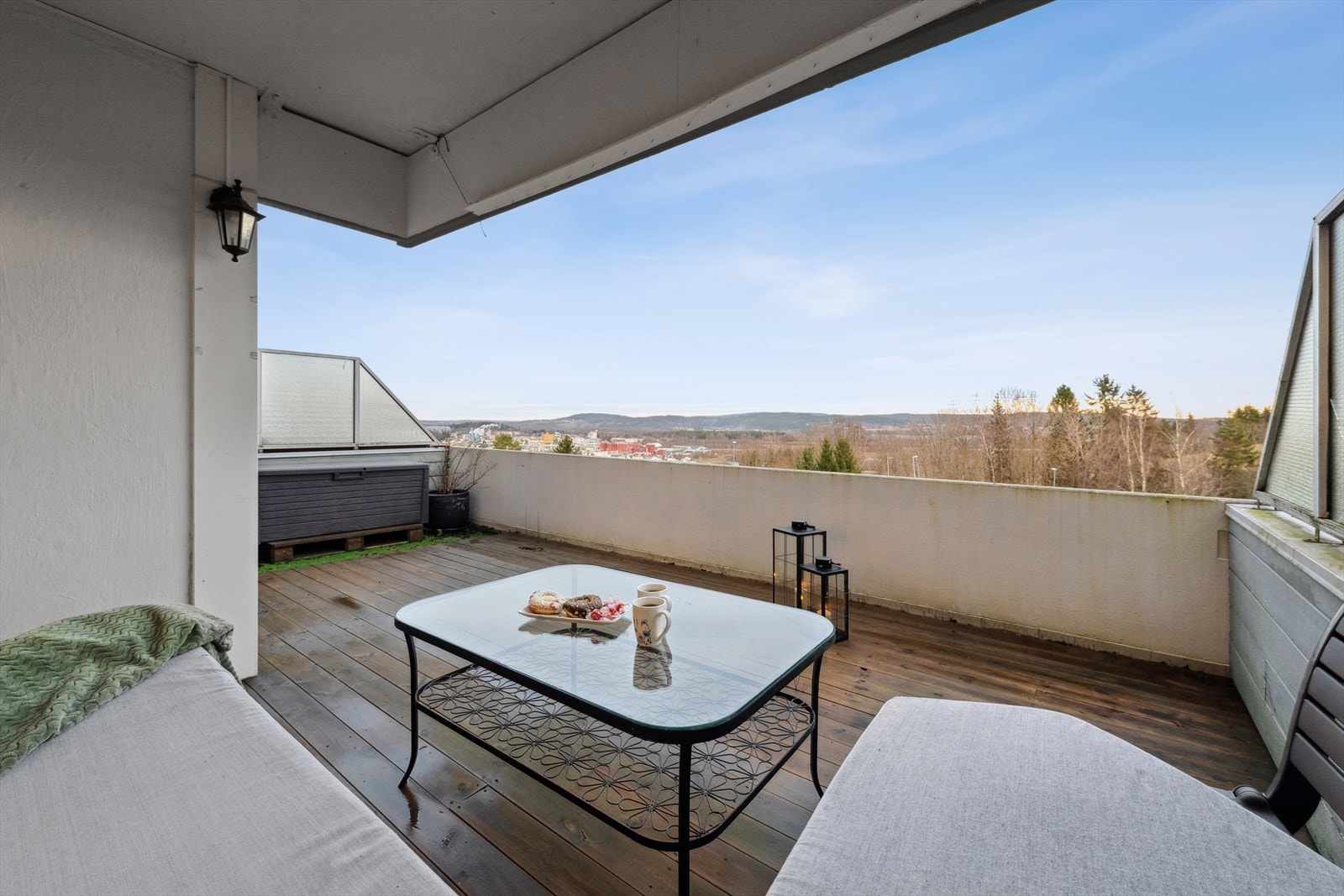 Vestvendt terrasse på hele 20m² med nydelige solforhold Galleribilde