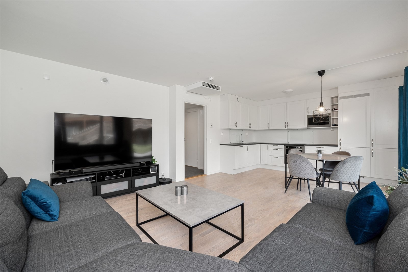 Velkommen til en moderne 3-roms sentralt på Fannrem. Galleribilde