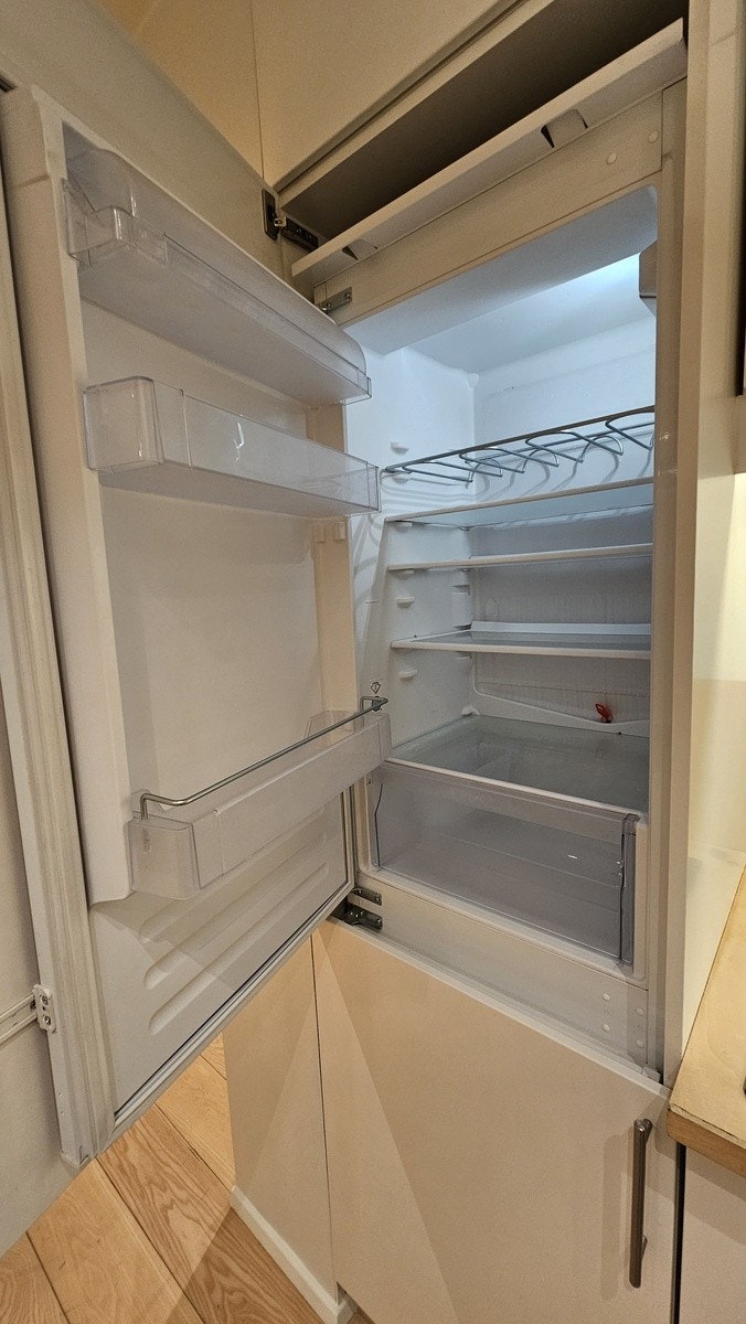 Integrert kjøleskap Galleribilde