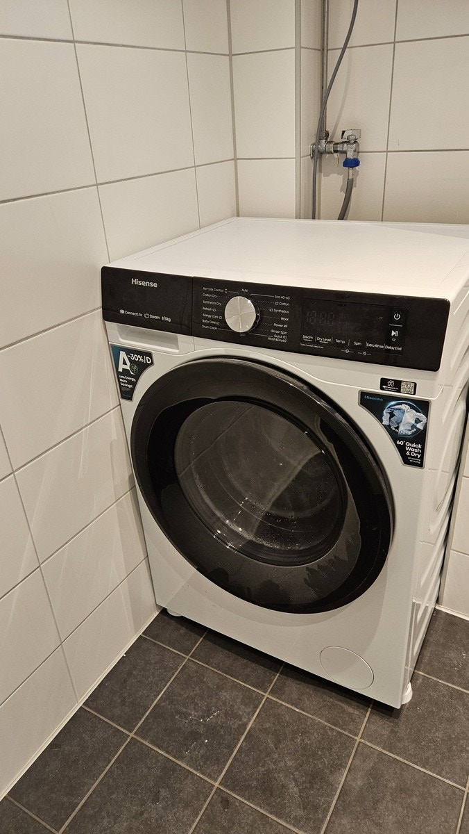 Ny kombimaskin (vask og tørk) Galleribilde