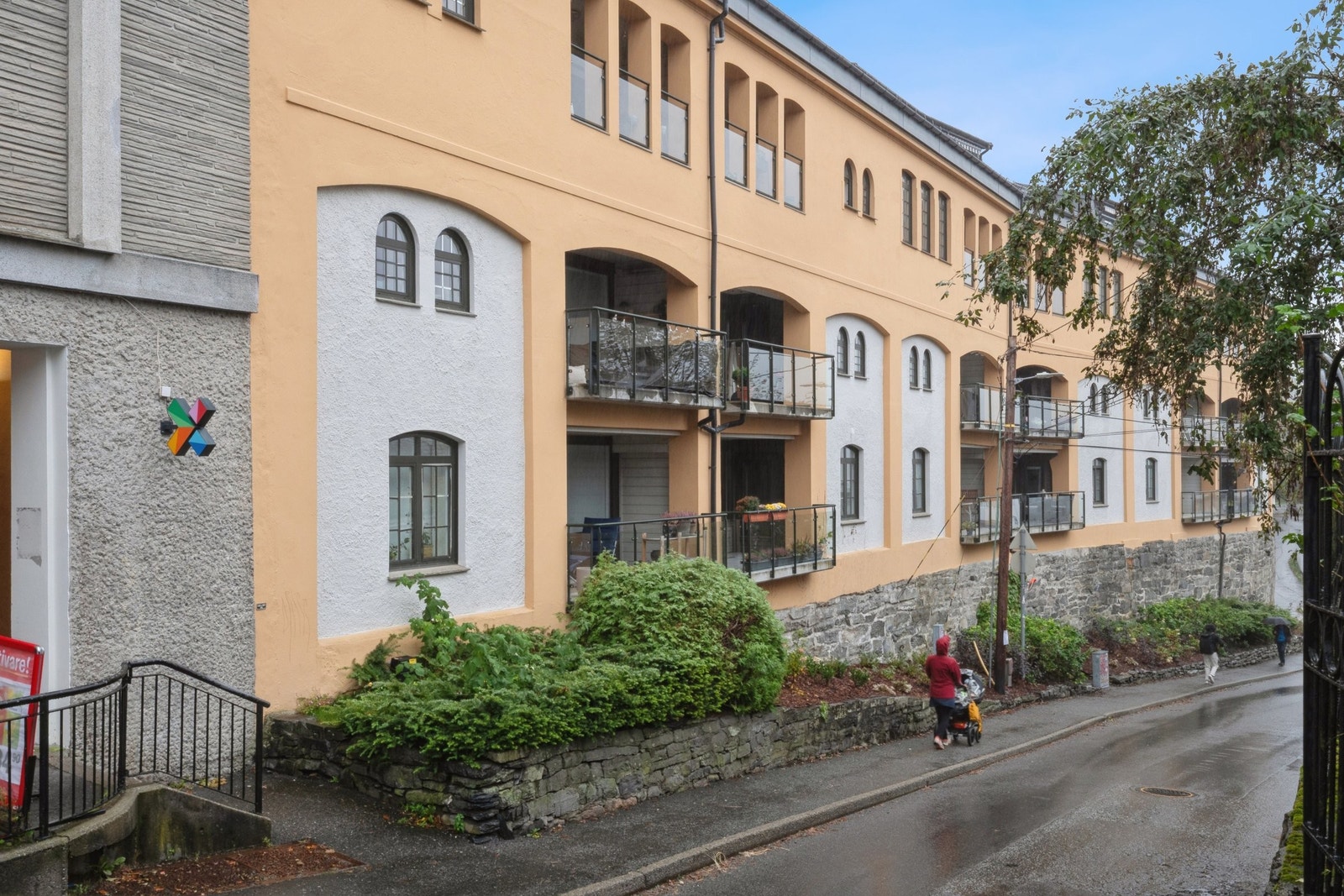 Dagligvarebutikk i nabobygg Galleribilde