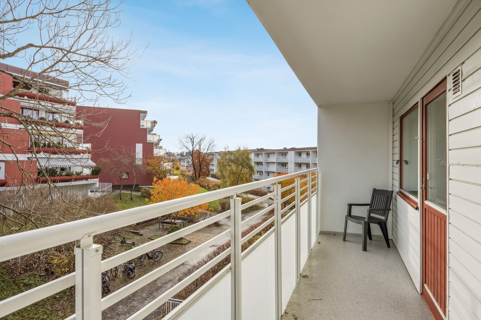 Detter er en av to balkonger denne leiligheten har å by på. Galleribilde