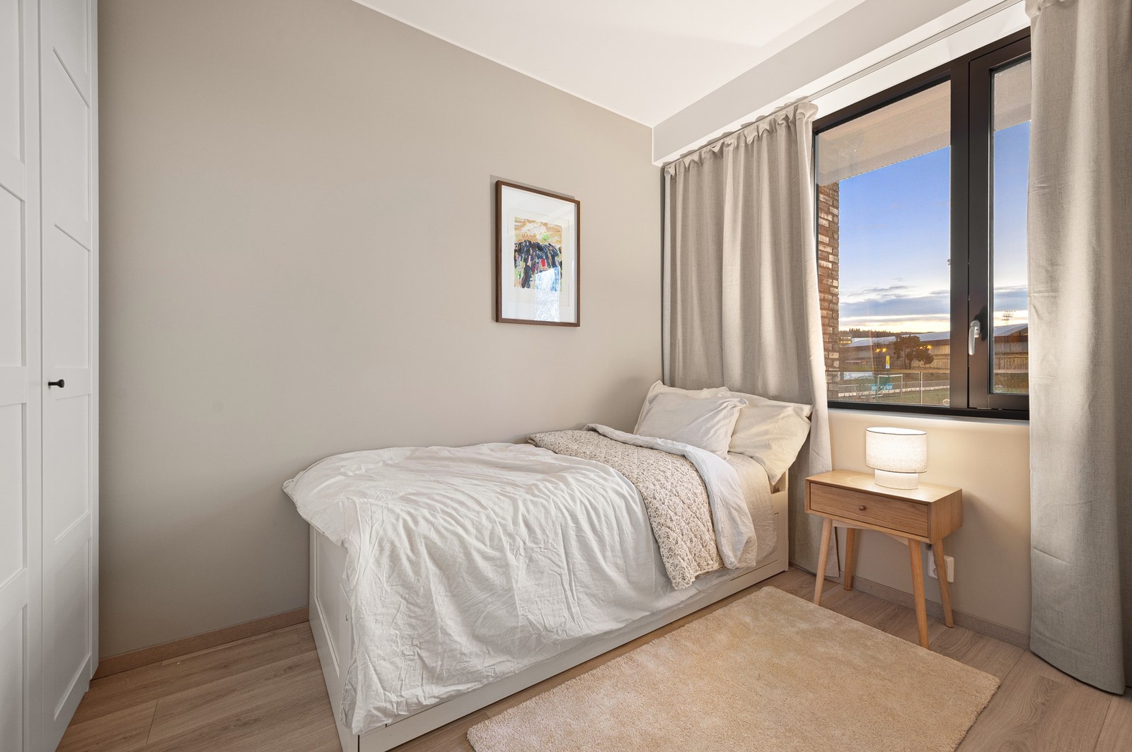 Soverom 2 er på 8 kvadratmeter. Galleribilde