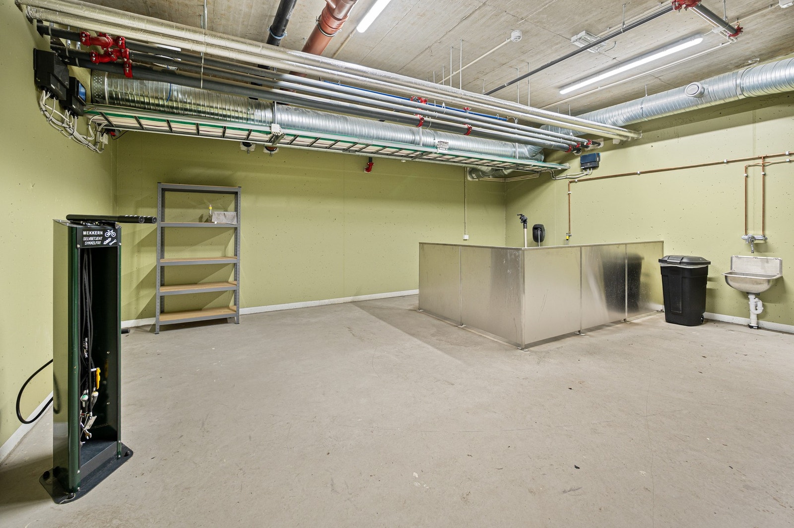 Praktisk vaskehall i felles p-kjeller. Galleribilde