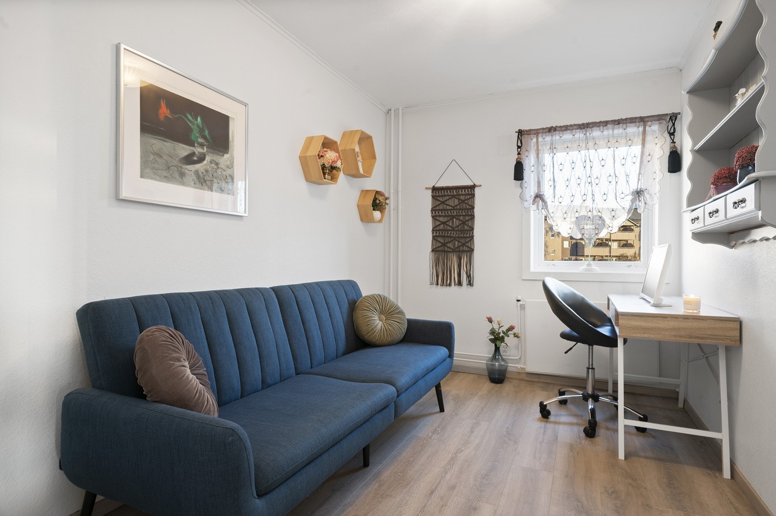 Det andre soverommet egner seg godt som barnerom, gjesterom eller kontor. Galleribilde