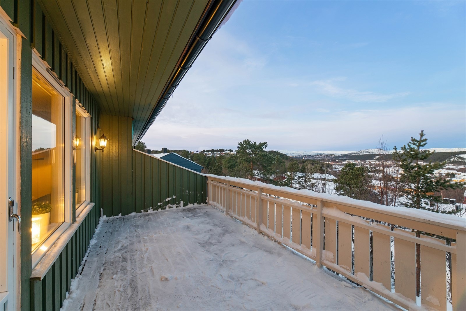 Her ligger alt til rette for å nyte finværsdagene utendørs. Galleribilde