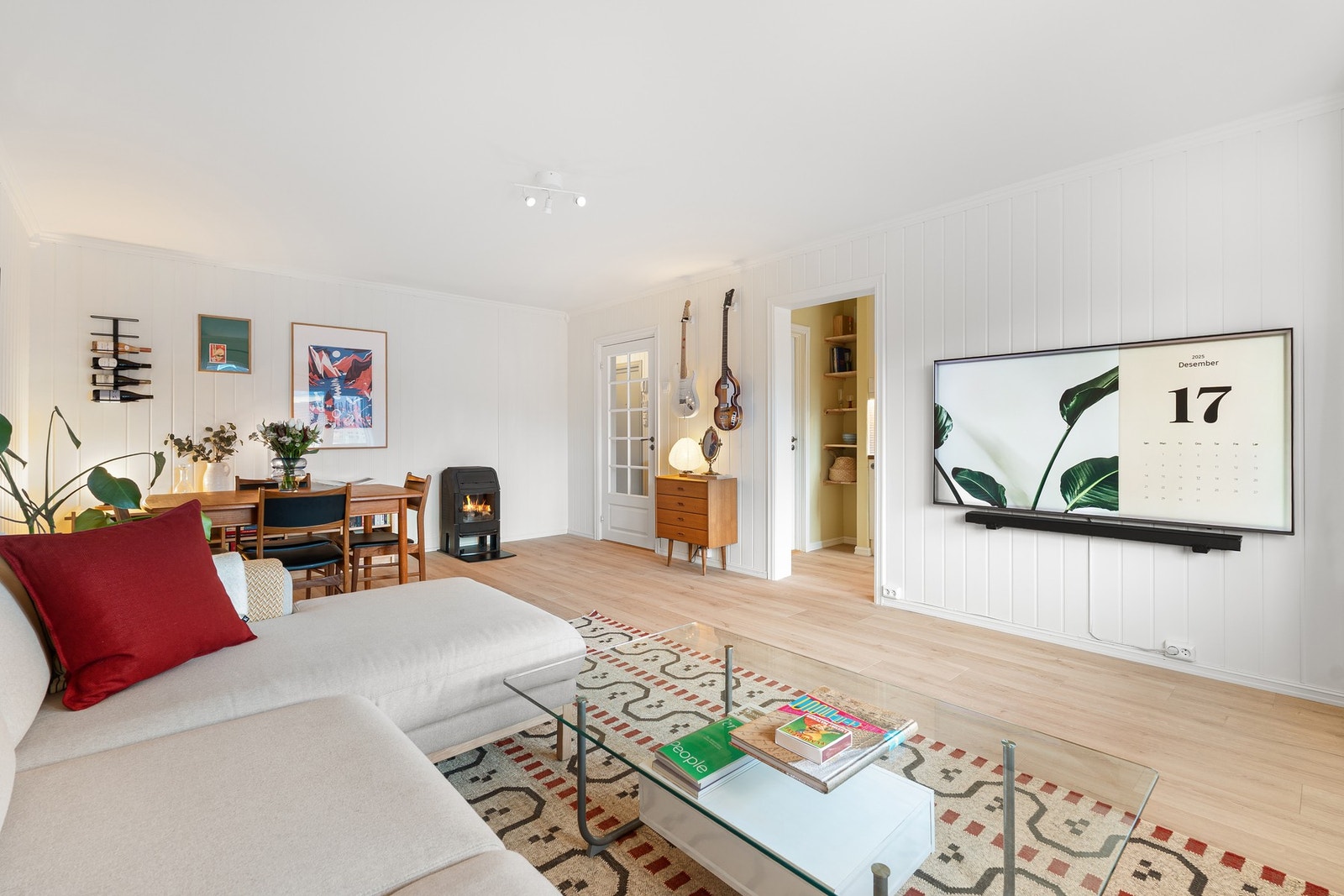 Leiligheten har en lys & romslig stue på drøye 23 kvadratmeter. Galleribilde