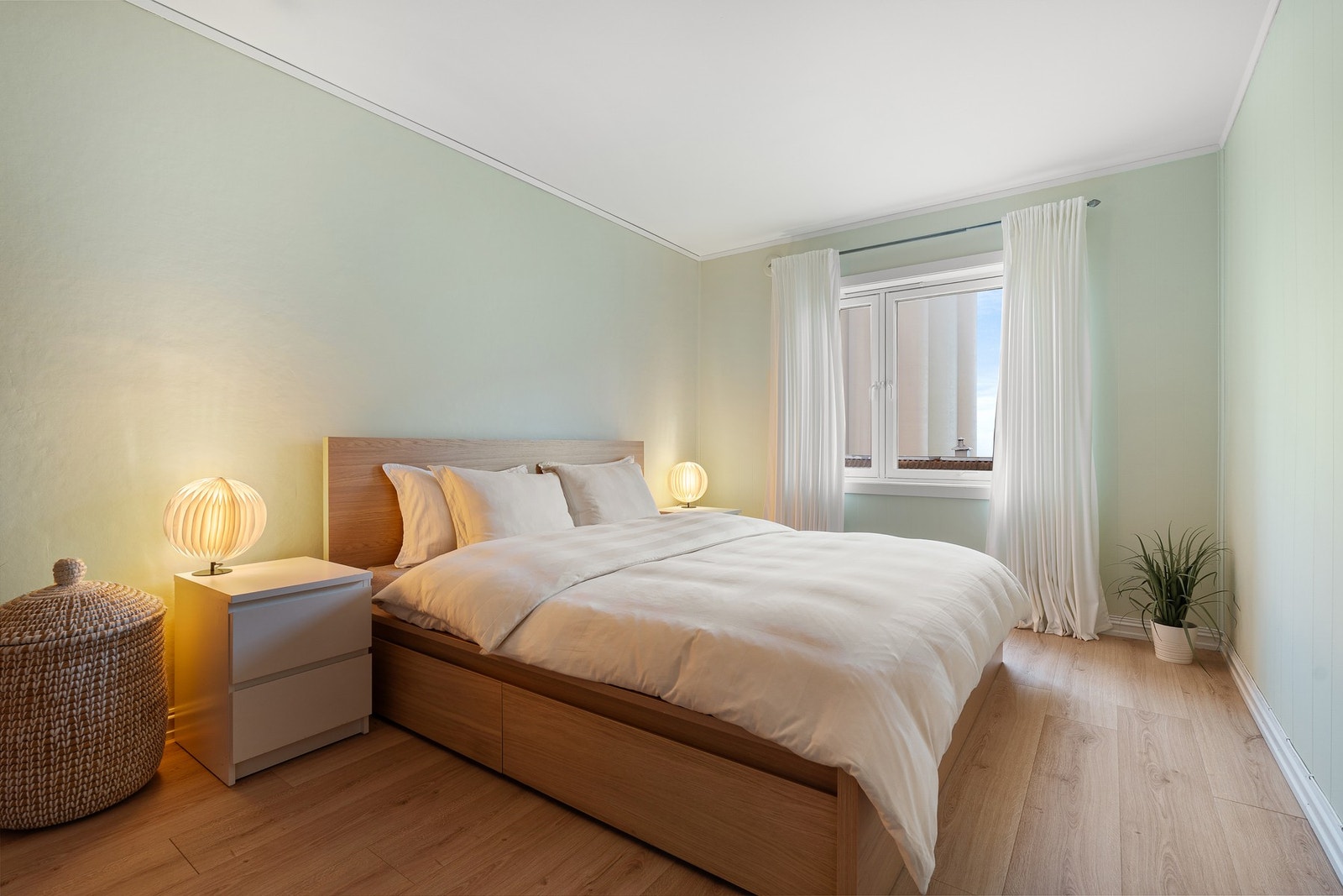 Leilighetens største soverom er på hele 14 kvadratmeter. Galleribilde