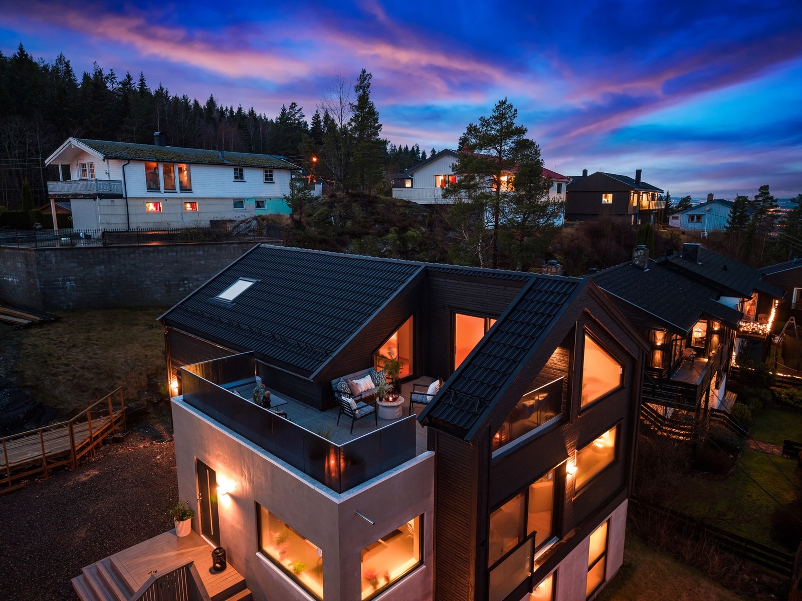 Boligen har en flott takterrasse på ca 29 kvm Galleribilde