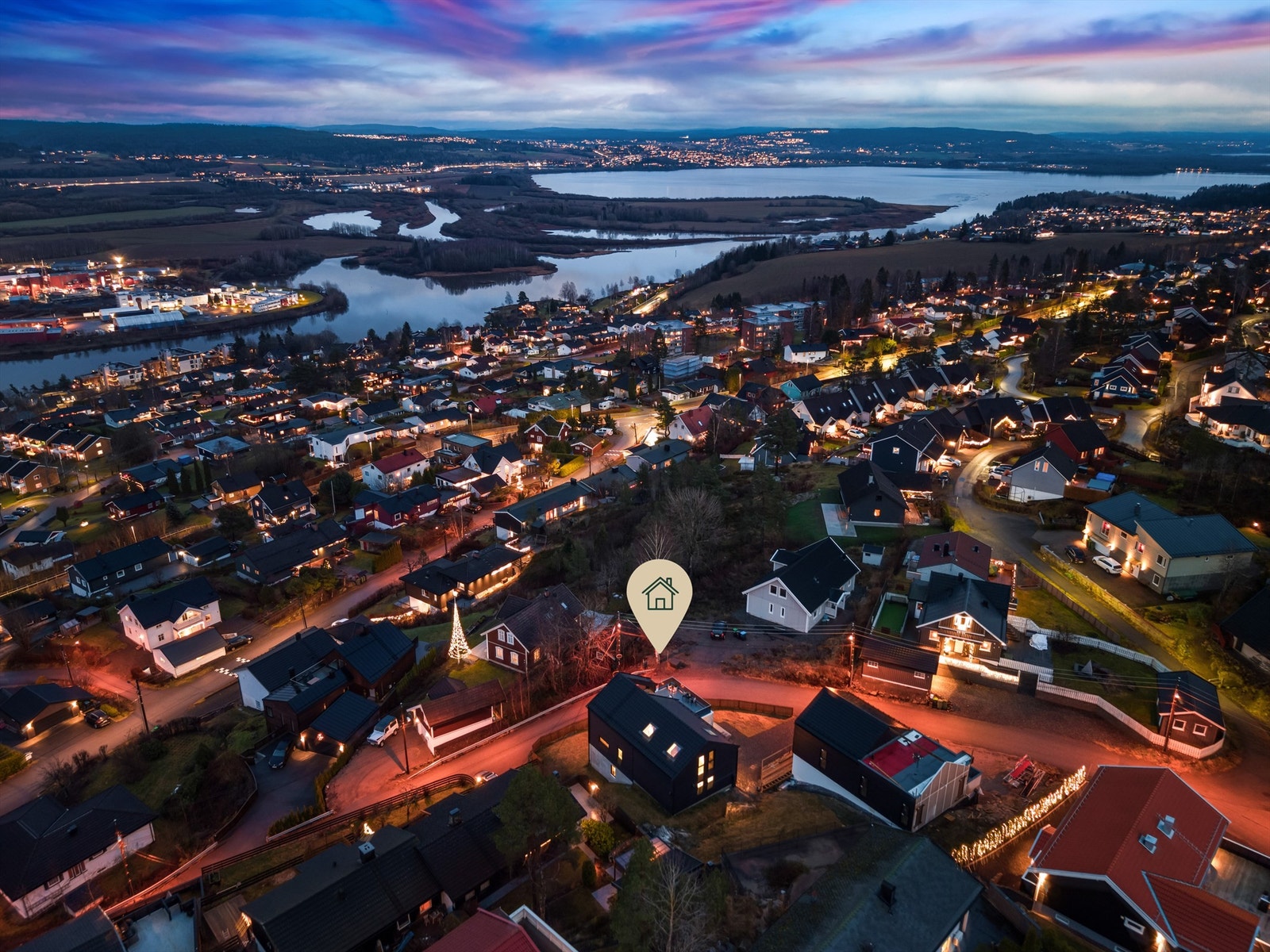 Stor enebolig i et barnevennlig nabolag nære marka og Lillestrøm sentrum Galleribilde