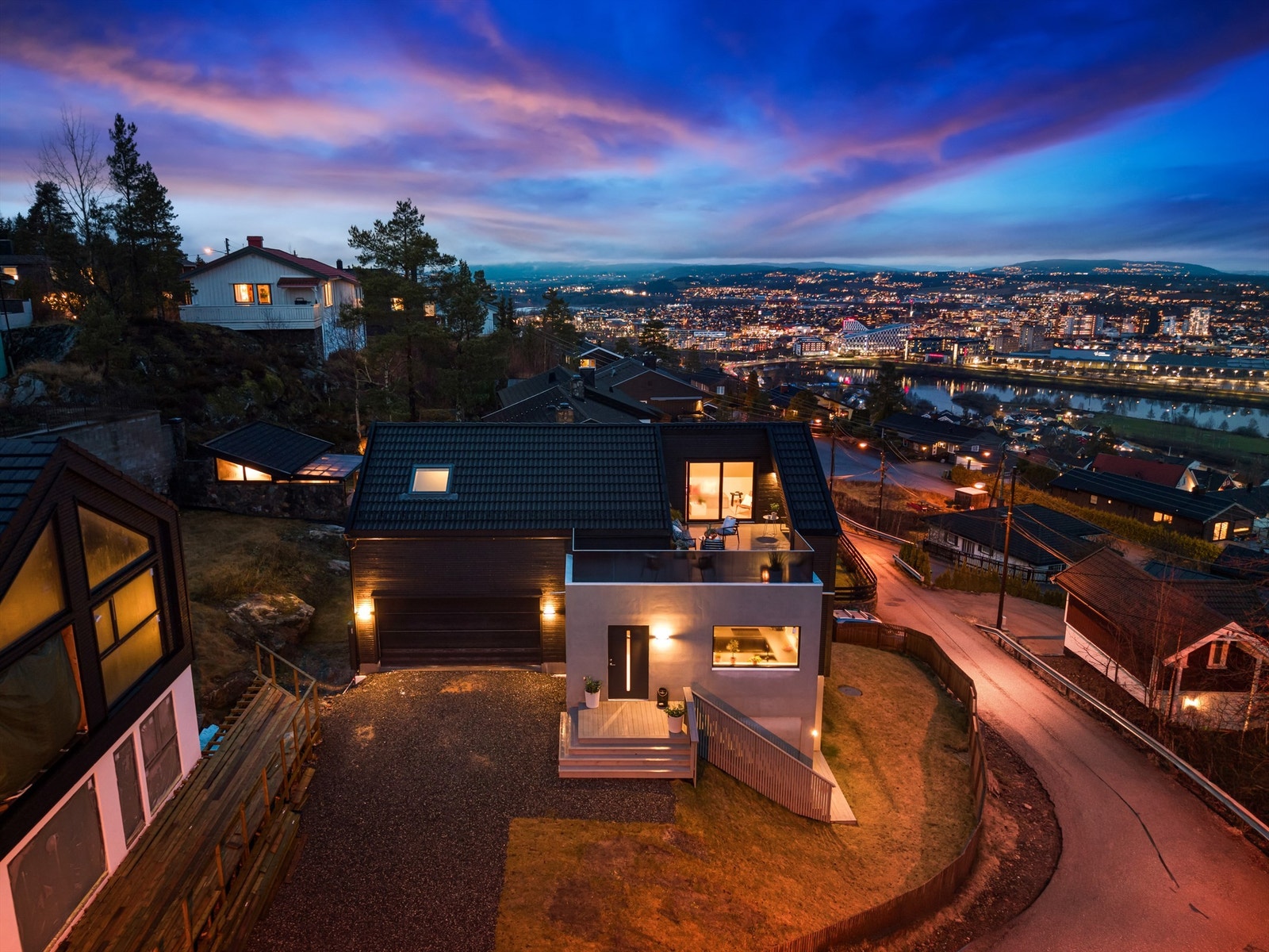 Integrert dobbelgarasje Galleribilde