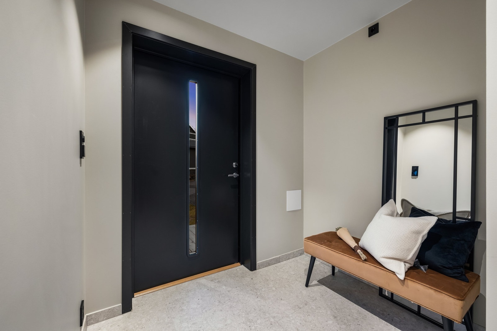 Velkommen inn! Stilfull entré med varmekabler Galleribilde