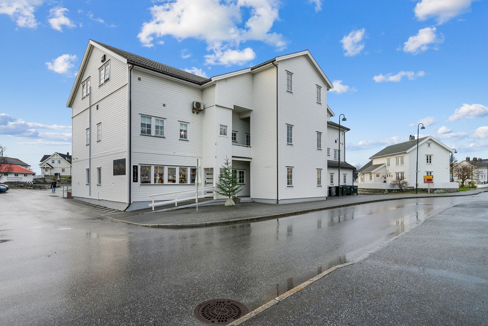 Velkommen til Prestgardsvegen 171! Foto: Interiørfoto AS (Joachim Borøchstein) Galleribilde