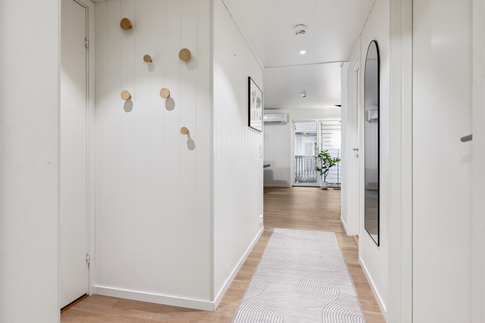 Veldrevet borettslag med lav andel fellesgjeld.
Andel fellesgjeld: 555.824,-
Andel felleskostnad: 7.726,- (renter og avdrag andel fellesgjeld, komm. avg., tv&internett, husforsikring, drift m.m.) Galleribilde