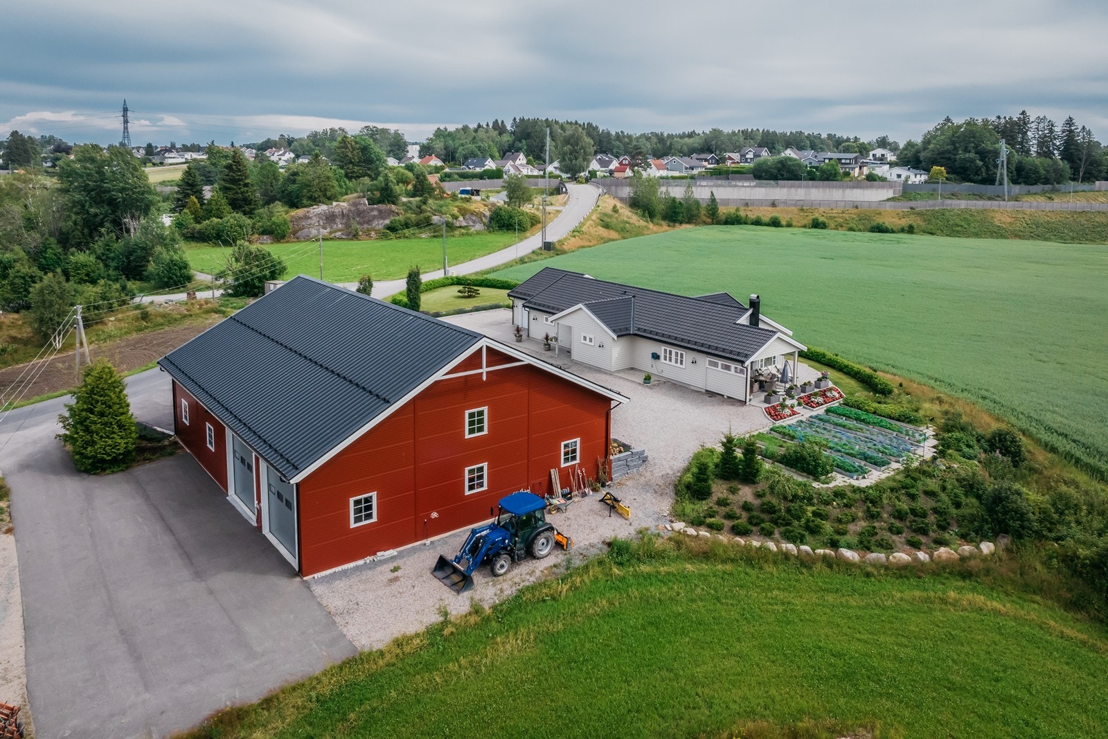 Stor tomt med plass til hva enn du har behov for Galleribilde