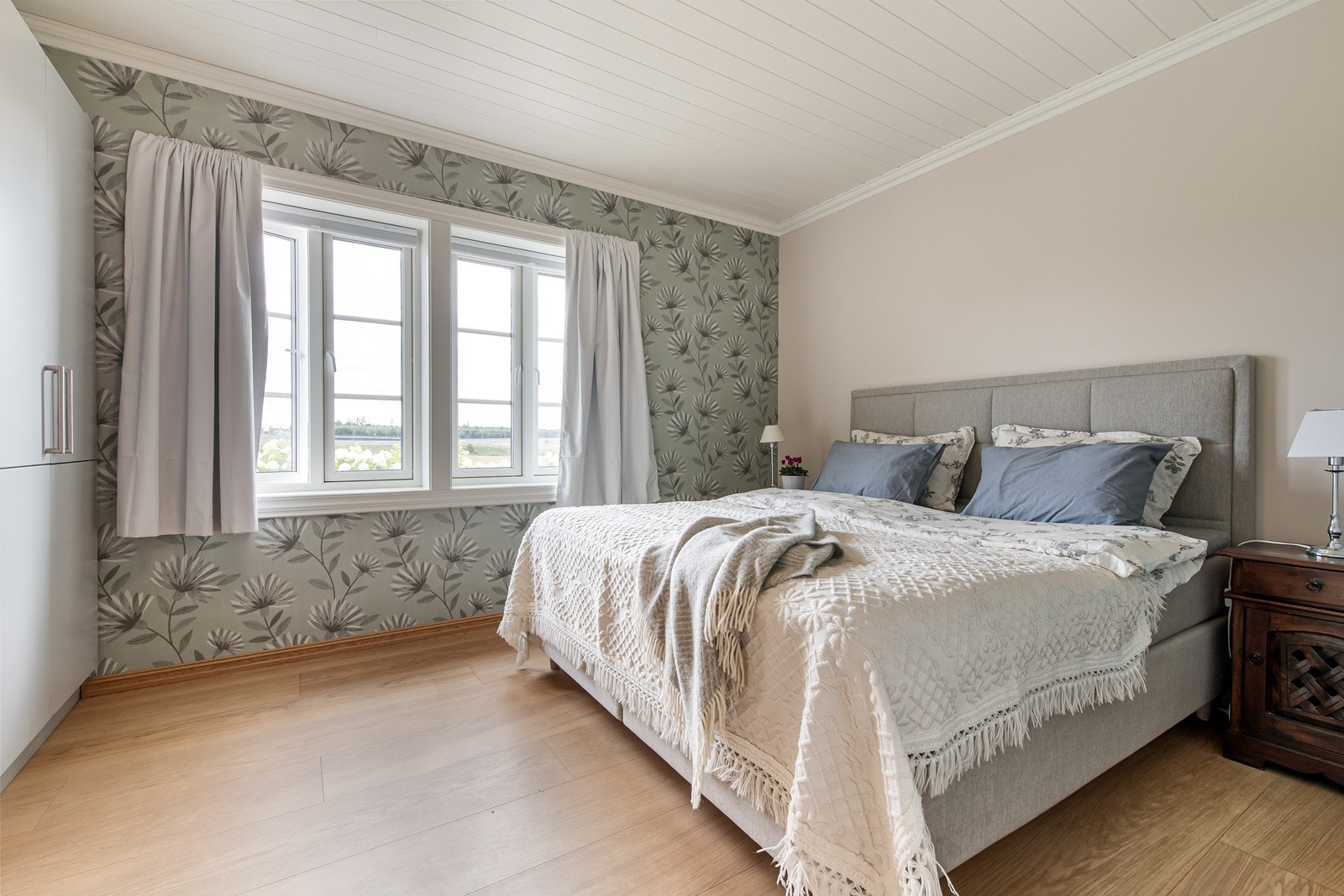 Hoved soverommet er romslig Galleribilde