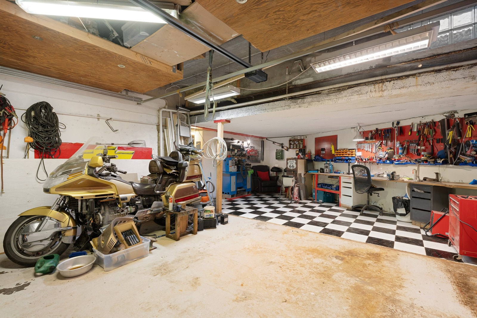 Kombinert garasje/verksted på 48,4 m². Galleribilde