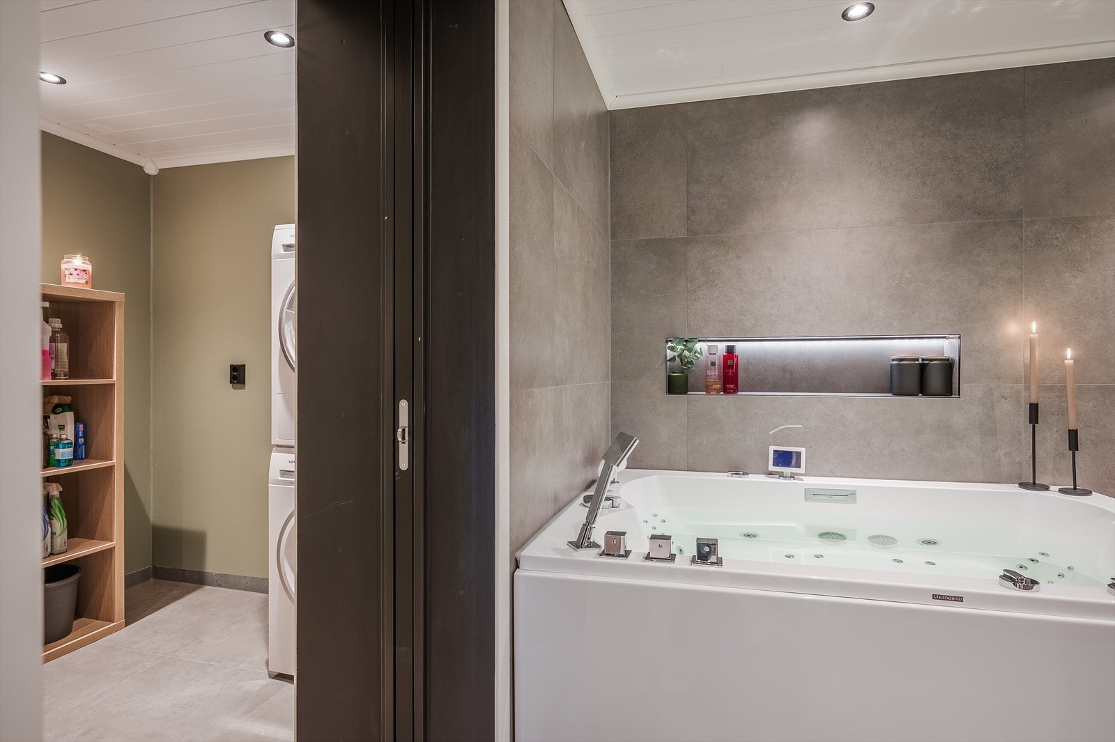 Vaskerom ved siden av badet Galleribilde