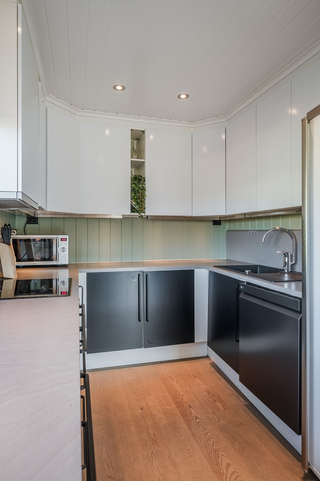 Integret platetopp og ovn Galleribilde