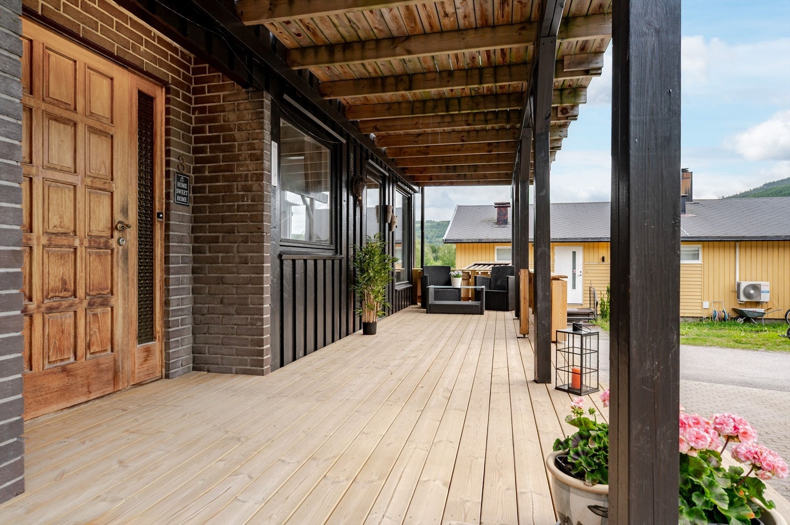 Inngangsparti. Galleribilde