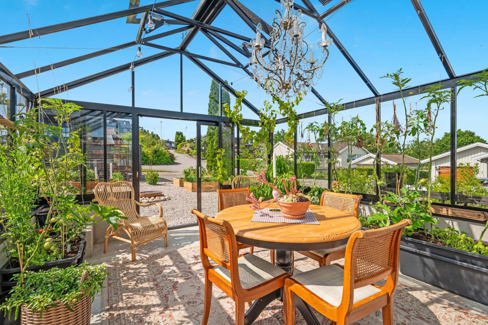 Her ligger alt til rette for grønne prosjekter, dyrking av egne vekster og rolige stunder omgitt av natur. Galleribilde