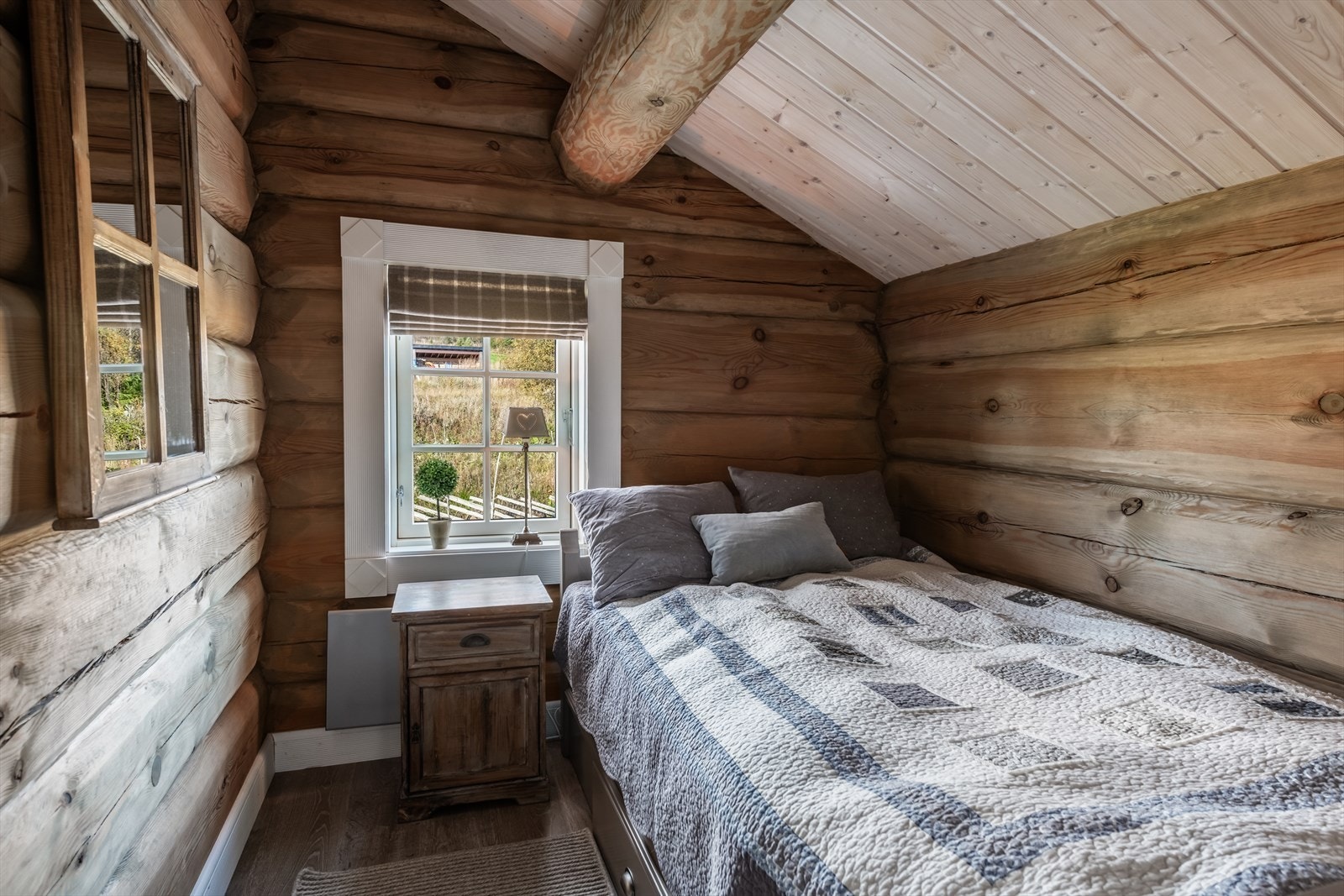 Hytta har god plass til familie og gjester. Galleribilde