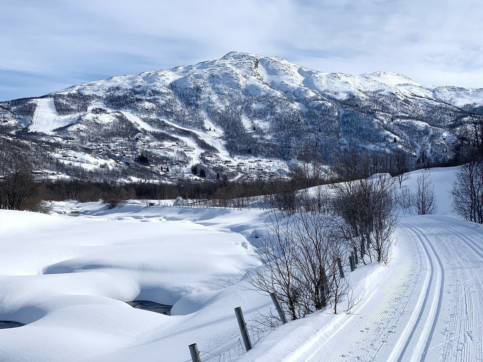 140 km er maskinpreparte løyper i skog og dalterreng, som prepareres daglig eller ved behov. Galleribilde